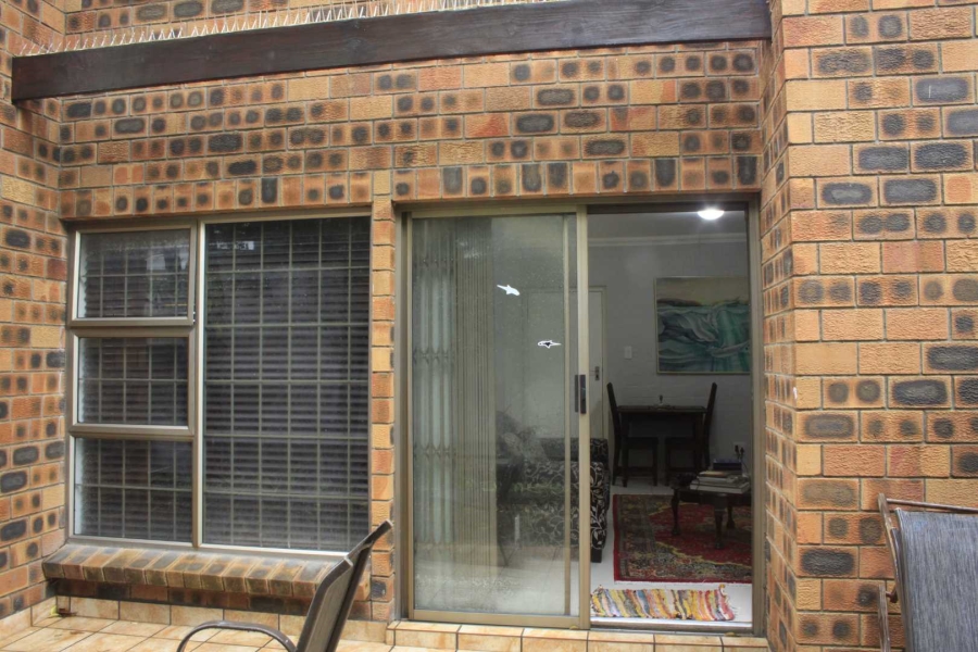 To Let 1 Bedroom Property for Rent in Heldervue Western Cape